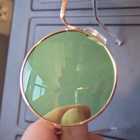 Gold Round Sunnies - Picture 5 of 9